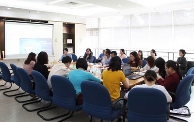 我館赴湖北經(jīng)濟(jì)學(xué)院圖書(shū)館交流調(diào)研